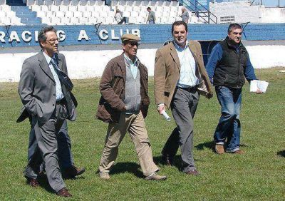 Reuni�n entre Eseverri y Racing: habr� apoyo para el f�tbol