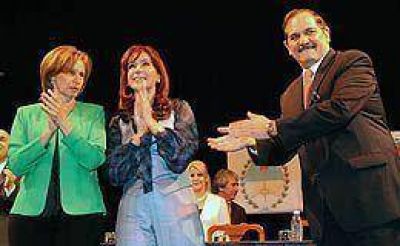 Con tono electoral, Cristina carg� contra candidatos opositores 
