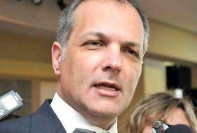 Buzzi: No hay ninguna posibilidad de sacarle las �reas a PAE