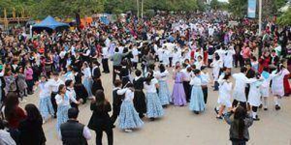 Reeditan populoso baile del Peric�n Nacional
