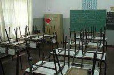 Reyley afirm� que �falta vocaci�n de servicio de los pol�ticos para arreglar las escuelas�