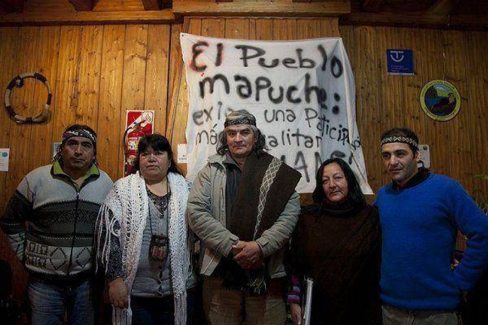 Mapuches reclaman recursos y contratos a Parques