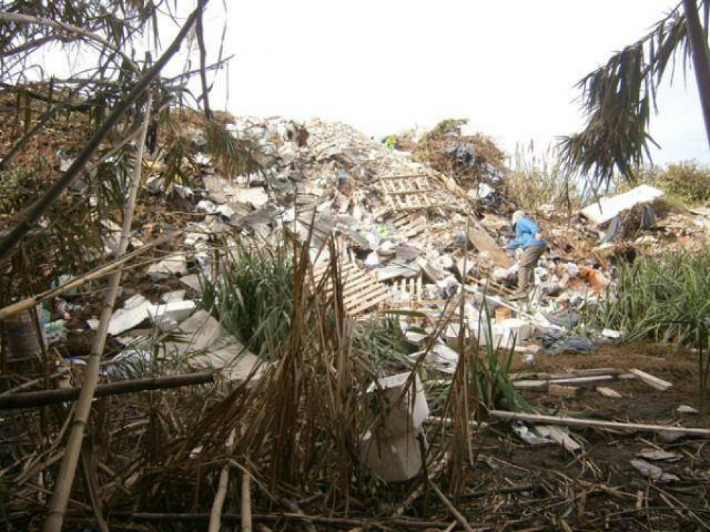 Contaminaci�n en la ribera