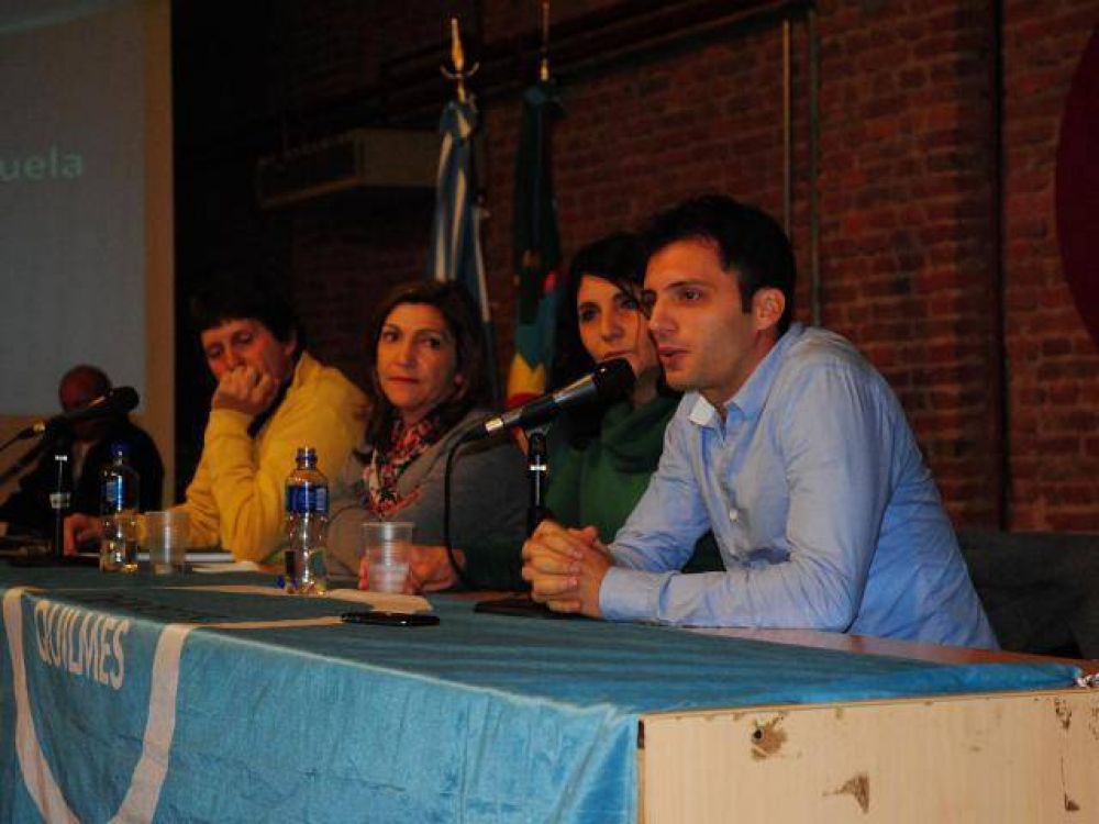 UNQ: capacitan a profesores
