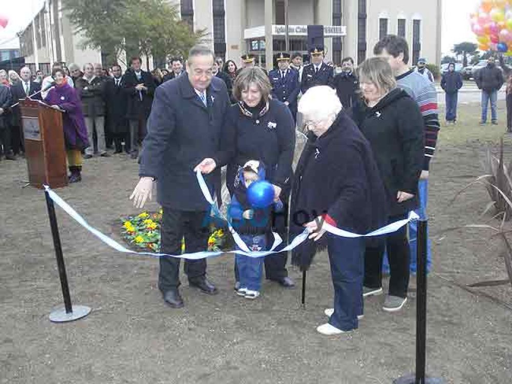 Inauguraron la Plaza “Pastor Teófilo Szpiga”