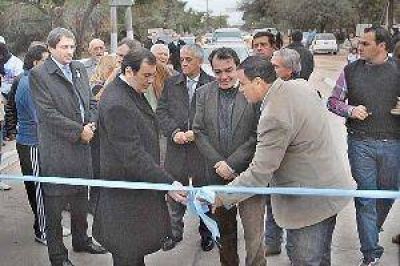 El gobernador Zamora dej� inauguradas varias obras para La D�rsena y San Ram�n
