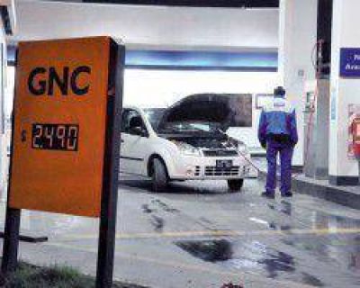 A cara descubierta, armados y con un testigo roban en una estaci�n de servicio