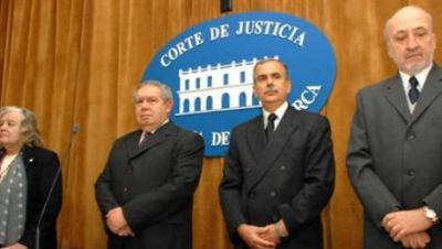 La Corte par� la reglamentaci�n del uso de las regal�as mineras