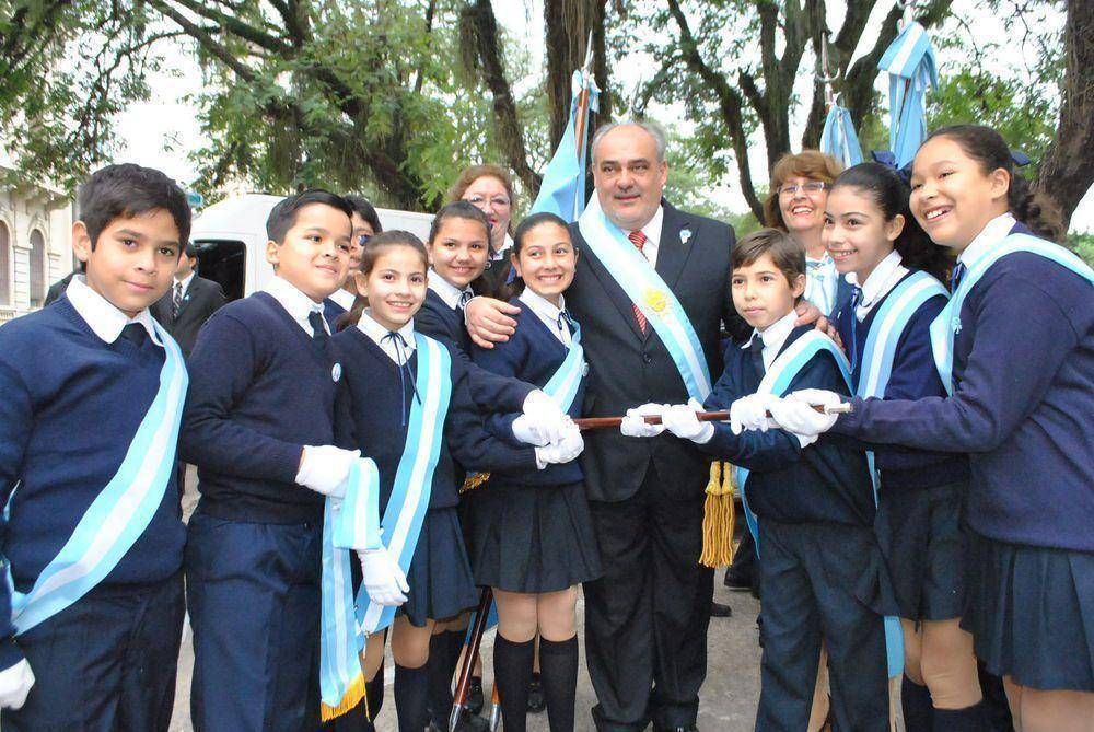 El Gobernador destac� el fervor patrio y la participaci�n ciudadana