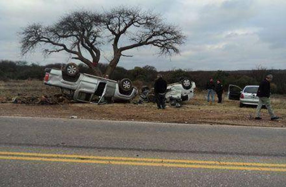Choque frontal y vuelco frente a Parque Luro