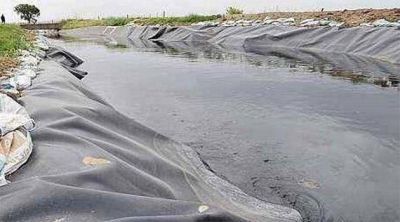 Ladrones se esconden bajo el agua y casi mueren de fr�o