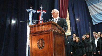 Bonfatti presidi� los festejos del D�a de la Independencia