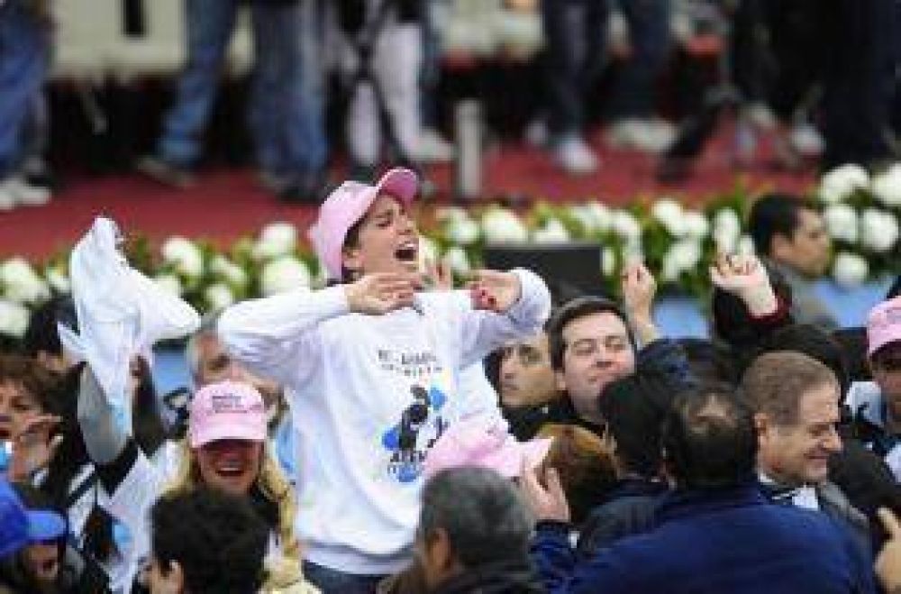 La C�mpora y "Sarita" disputaron el protagonismo