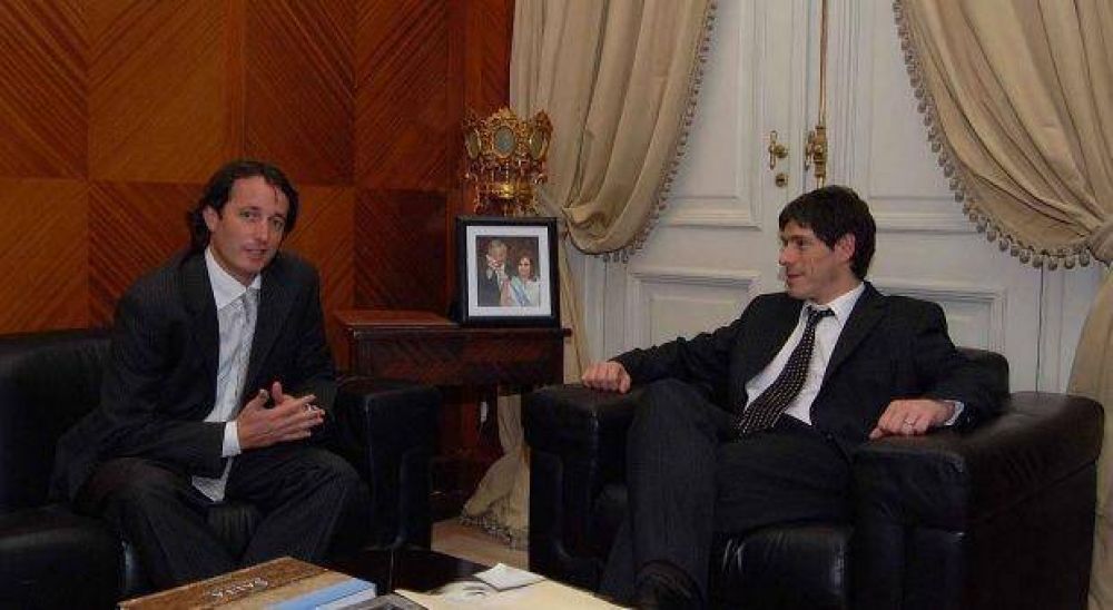 Con la presencia de Insaurralde, intendentes bonaerenses se re�nen con Abal Medina y De Vido
