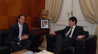 Con la presencia de Insaurralde, intendentes bonaerenses se re�nen con Abal Medina y De Vido