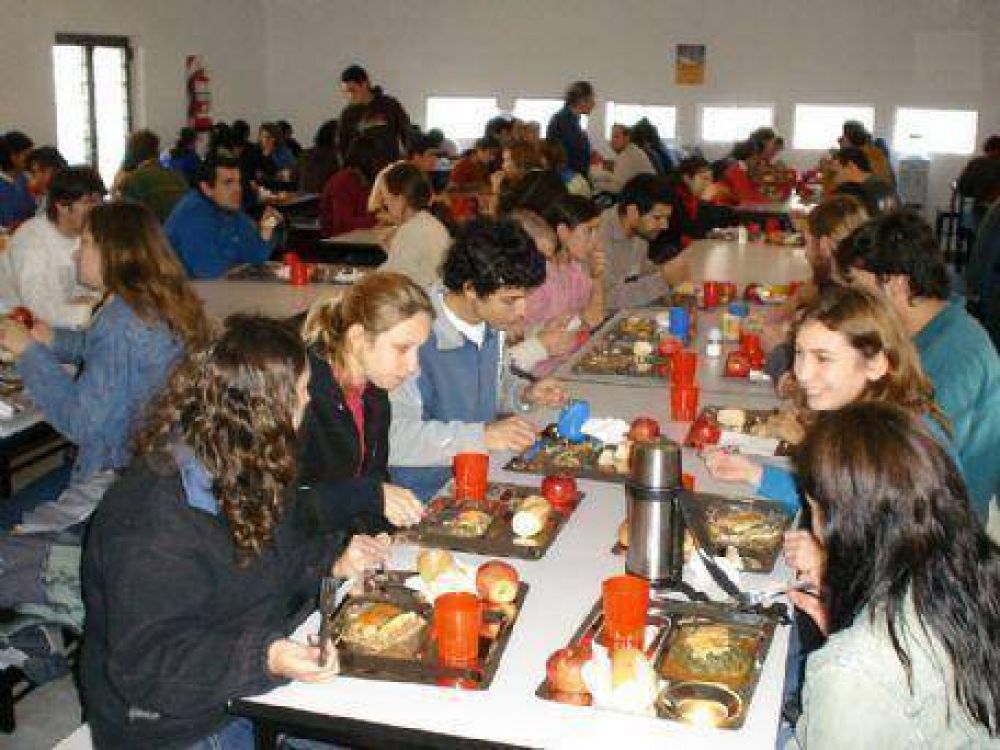 Becas truchas y robo de aumentos en los comedores de la UNLP que maneja Franja Morada
