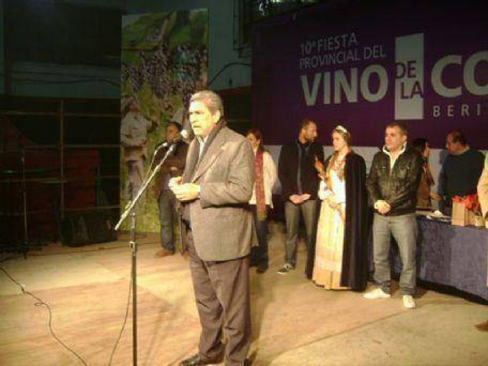 10� edici�n de la fiesta del Vino de la Costa: �El vino es algo que se suma a esta d�cada ganada�, dijo Slezack