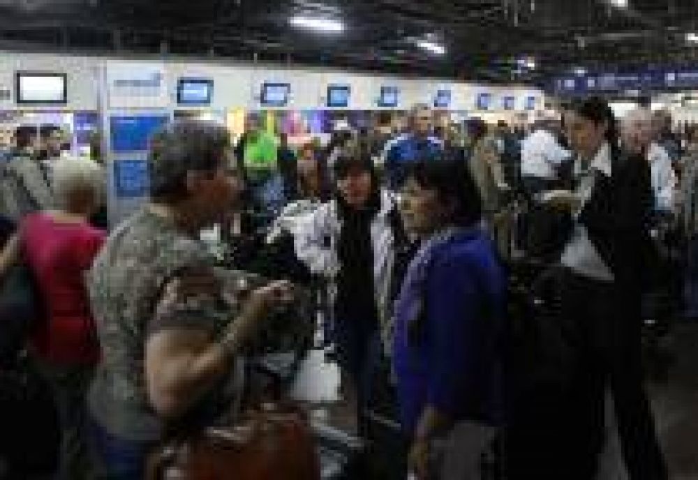 Aerol�neas Argentinas reprograma el resto de sus vuelos