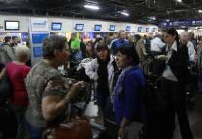 Aerol�neas Argentinas reprograma el resto de sus vuelos