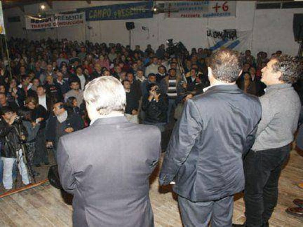 Urribarri: �Voy en la boleta para demostrar que juego todo, a cara o ceca�