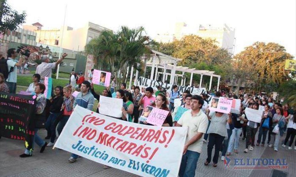 Familiares de Elizabeth Ver�n y grupos sociales reclamaron justicia por femicidio