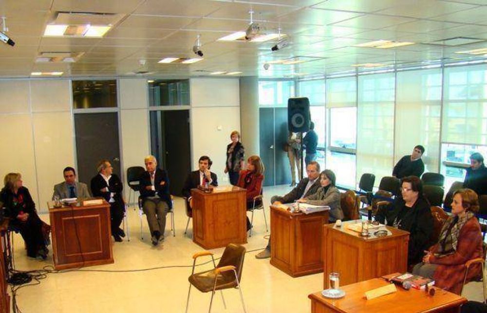 Viajes fantasmas: "Patucho" y otros exfuncionarios tienen un mes para devolver el dinero