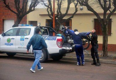 Detienen a dos arrebatadores en Pico