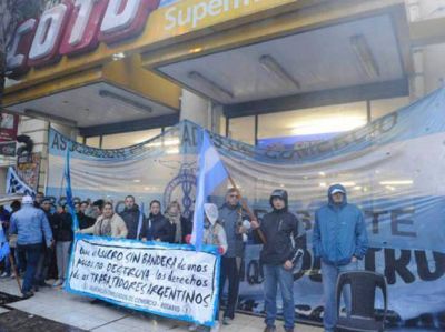 Los empresarios y los supermercadistas est�n a favor del descanso dominical