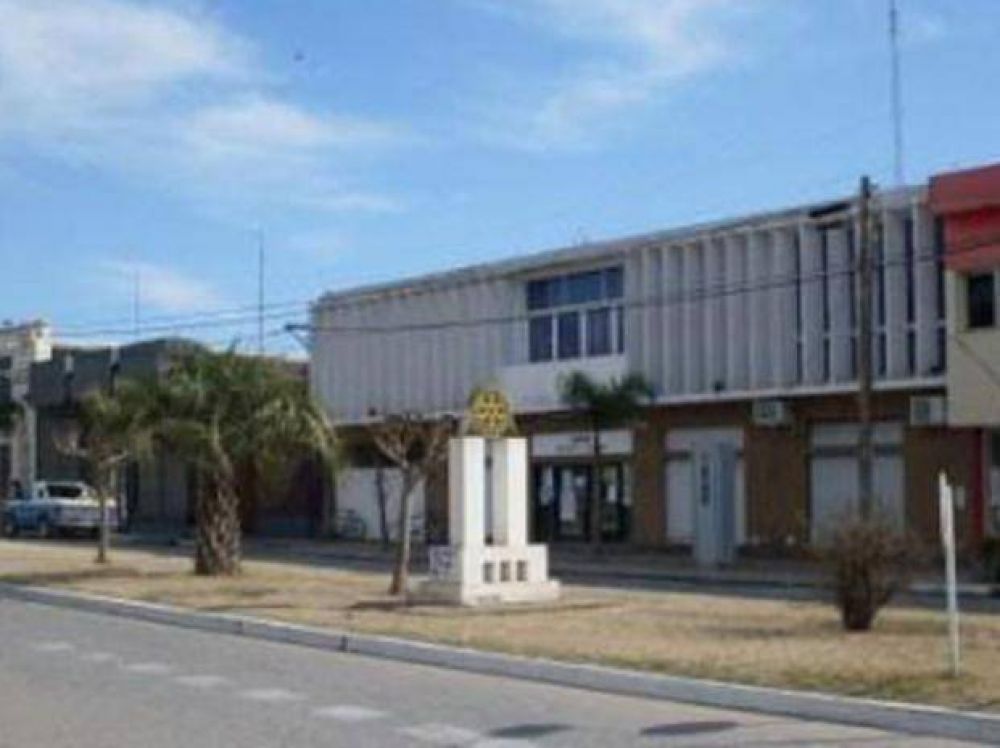 Curioso paro a un jefe comunal porque "maltrata" a los empleados