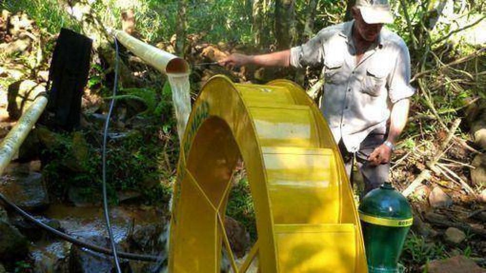 Agua para una vida rural digna: m�s de 70 familias y tres escuelas de San Antonio acceden al agua con un innovador sistema de bombeo