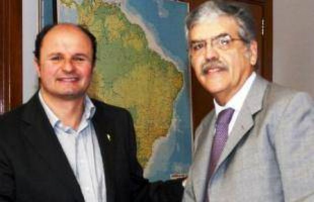 Guacone vuelve a reunirse con De Vido por obras