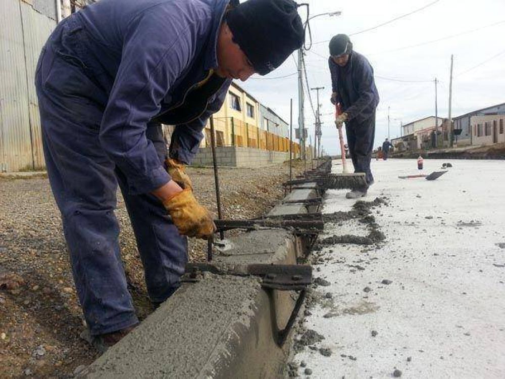 Para Trabajo se superaron las expectativas en el otorgamiento del subsidio para obreros de la construcci�n