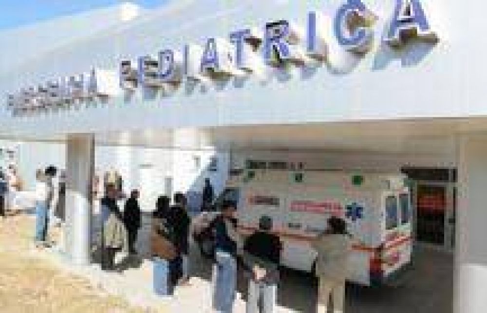 Colaps� la guardia del Hospital Materno Infantil