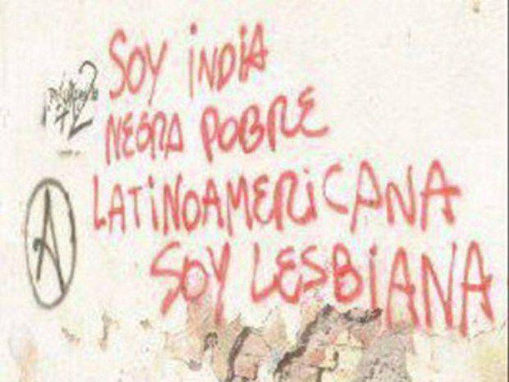 Desproporcionado operativo contra mujeres que hicieron una pintada
