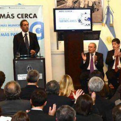 Scioli se meti� de lleno en la campa�a y critic� a los tibios
