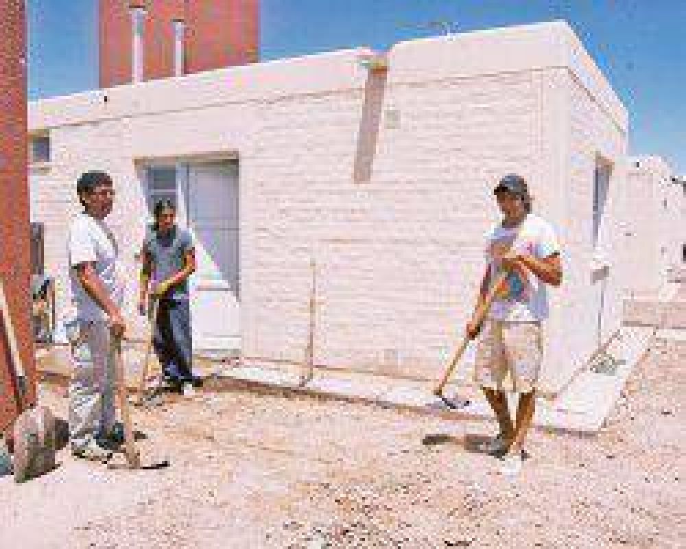 Invertir�n 37 millones de pesos para mejorar casas de la villa Mariano Moreno en Chimbas