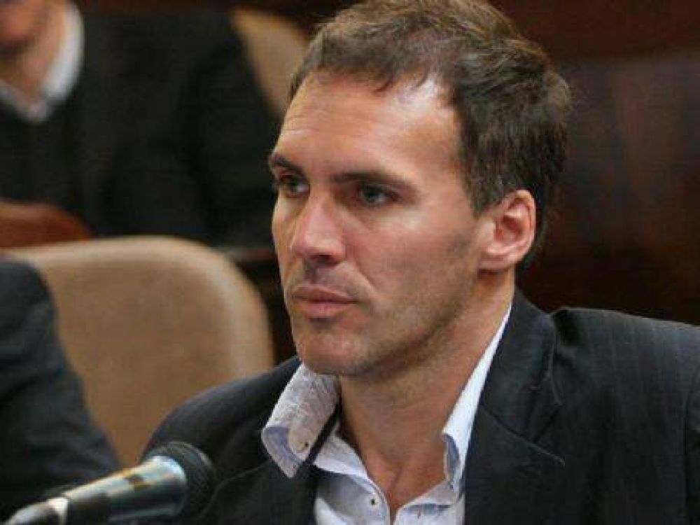 Julio Irurueta: �Era una obligaci�n darles a los vecinos la alternativa de elegir a los candidatos del Pro�