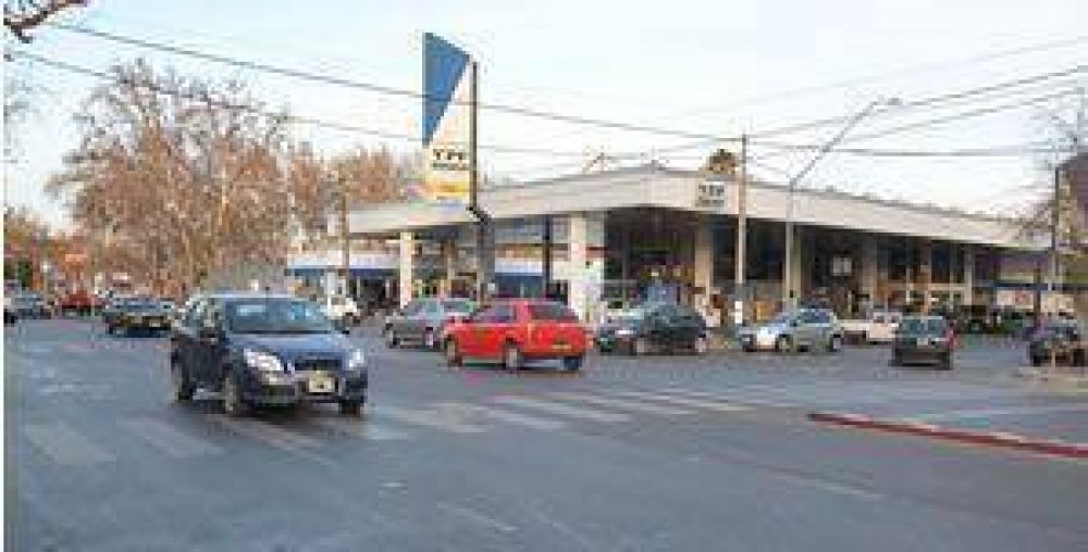  Colocan sem�foros en dos cruces viales peligrosos