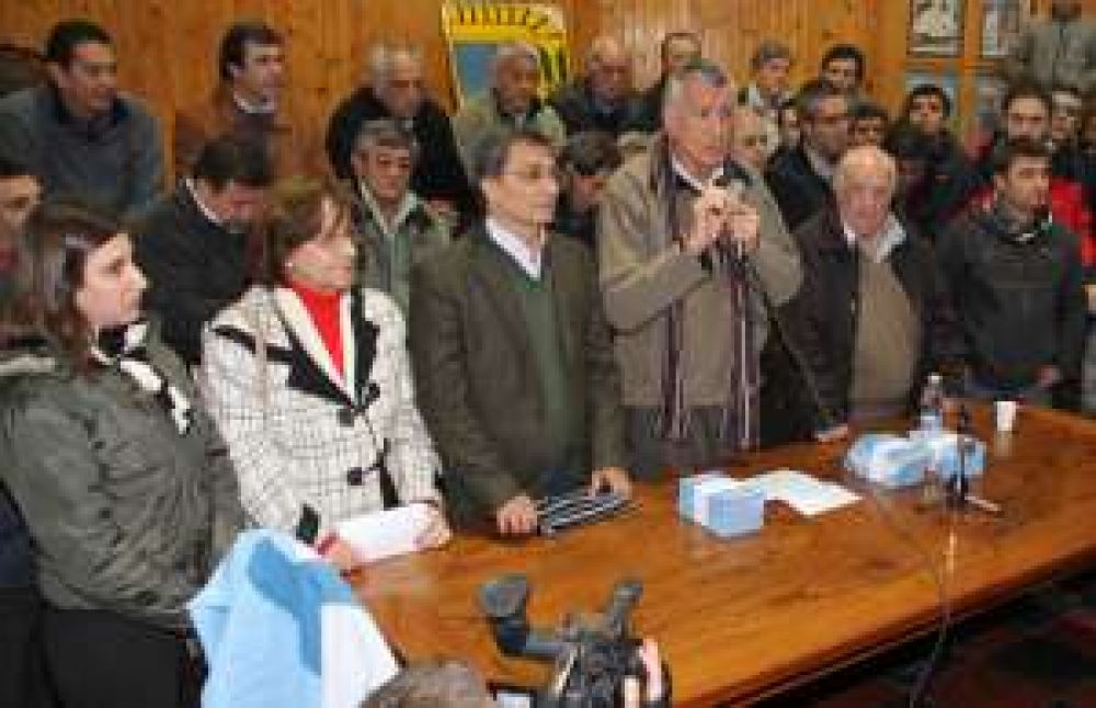 A la distancia, Cristina inaugurar� 86 viviendas