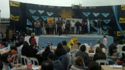 El PRO aceit� detalles de la campa�a con un locro patrio en Banda del R�o Sal�
