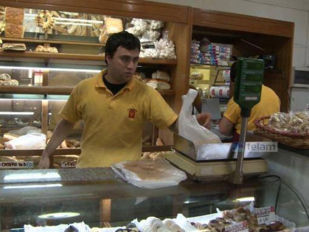 Panaderos aseguran que ya venden pan a $10 el kilo y que no hay horario para comprarlo