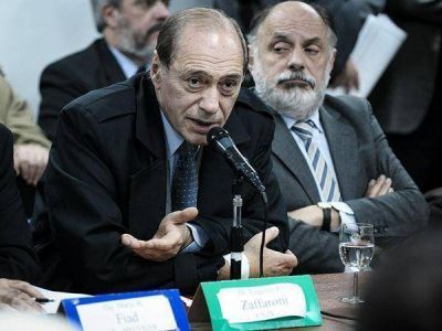 Zaffaroni, a favor de que exista un tribunal de control constitucional