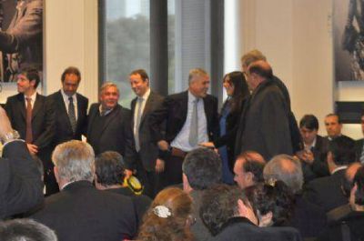 Firma de convenios de obra p�blica para que Salto est� �M�s Cerca� 	  
