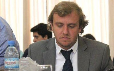 �Pulti tendr�a que dar explicaciones por la foto con De Narv�ez�
