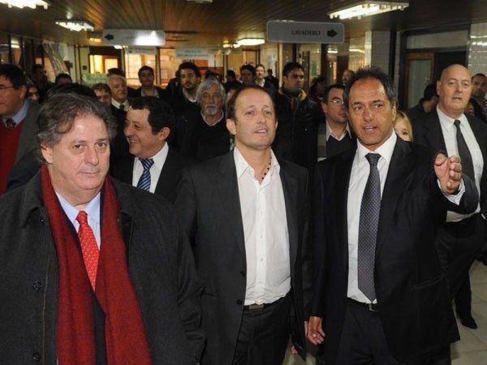 Finalmente, Scioli visit� el Penna
