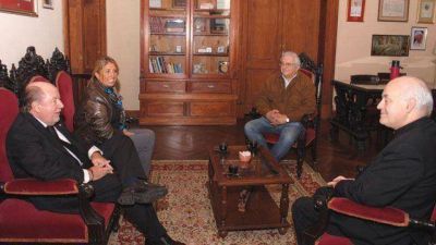 El PPR acerca a Busti con la c�pula eclesi�stica de Paran�	 