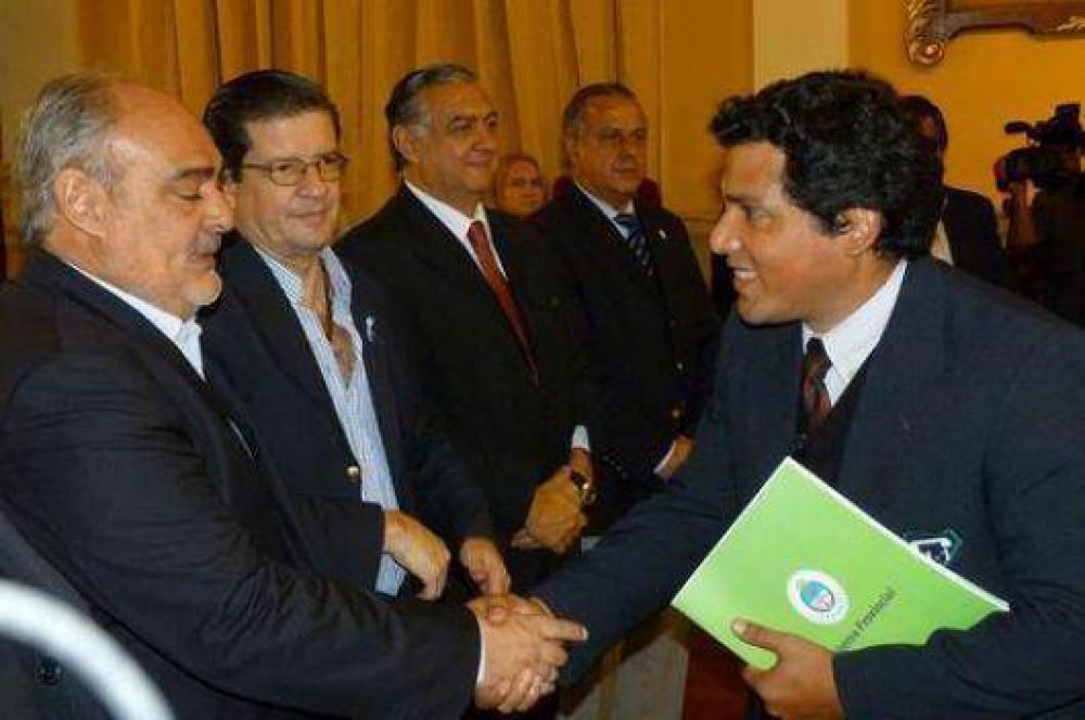 M�s empleados p�blicos con estabilidad laboral
