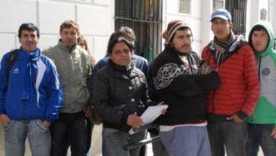 Becados del Producat exigen pasar al Estado como empleados