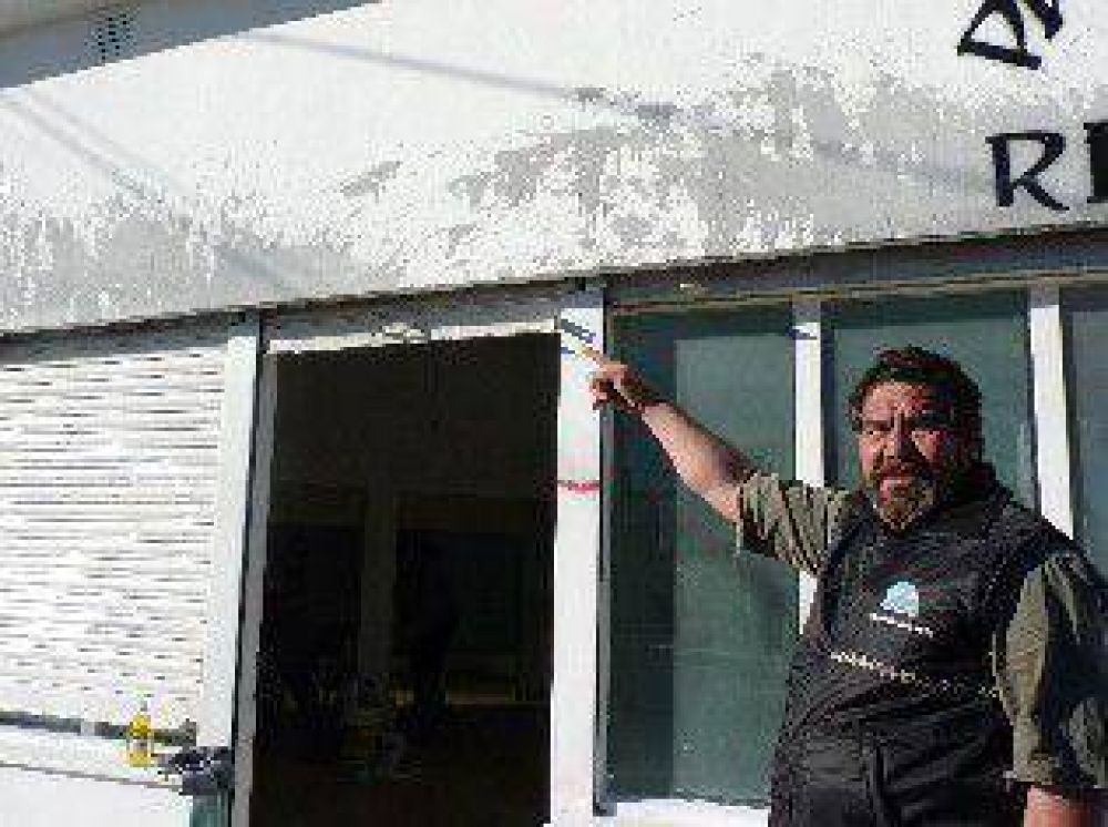 Atentaron con pintadas la sede de una agrupaci�n de petroleros