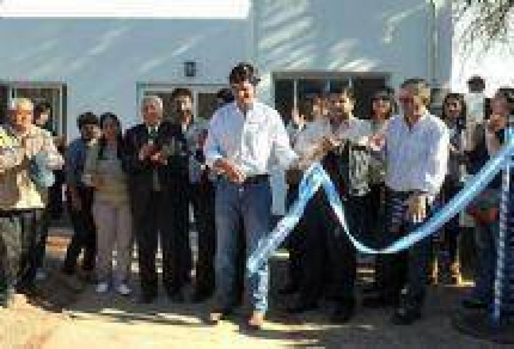 Juan Urtubey en Coronel Moldes: �Venimos a inaugurar obras, compartir alegr�as y asumir compromisos�